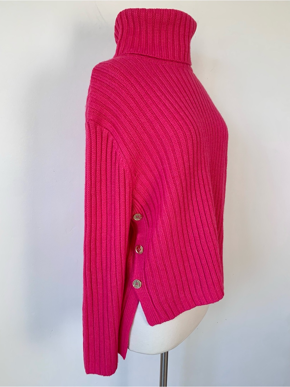 NWT Scoop Hot Pink Ribbed Knit Turtleneck Sweater Gold Button Details M